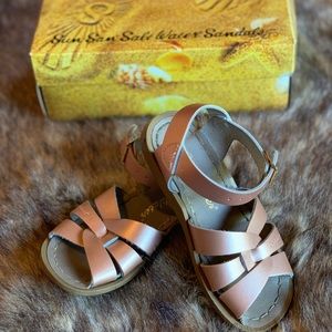 Toddler Salt Water Sandals ROSE GOLD ✨